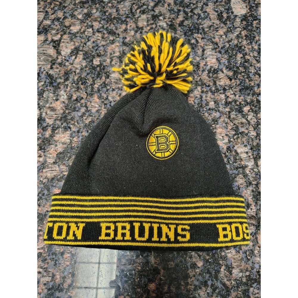 47 Brand Boston Bruins "Cascade" pom-pom beanie.